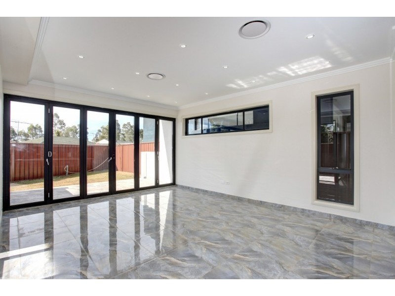 17 Bare Avenue, Lurnea NSW 2170