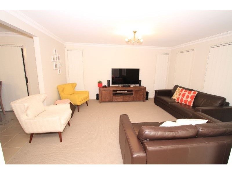 215 Ash Rd, Prestons NSW 2170