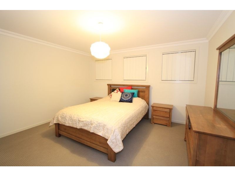 215 Ash Rd, Prestons NSW 2170