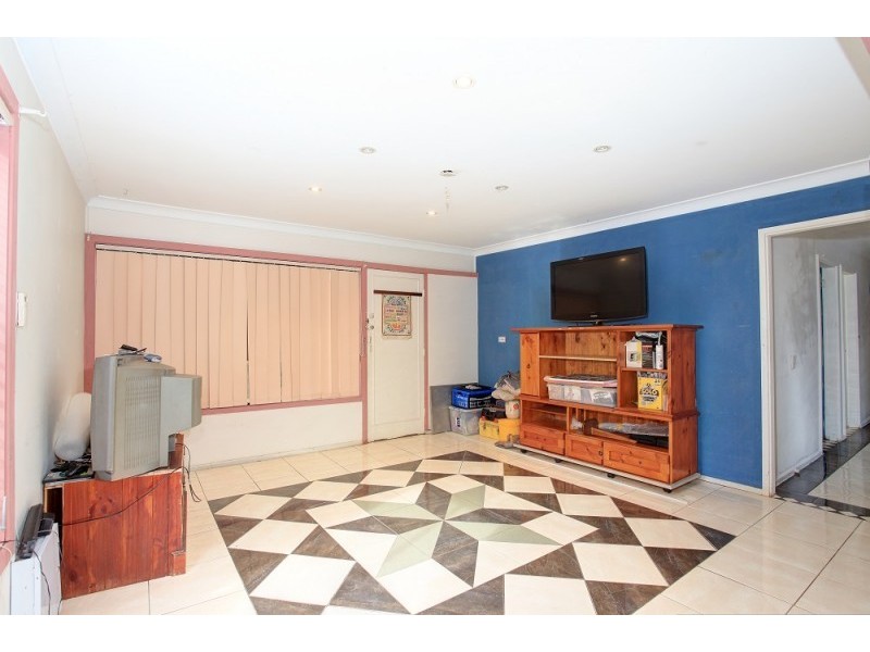 8 Isa Place, Cartwright NSW 2168