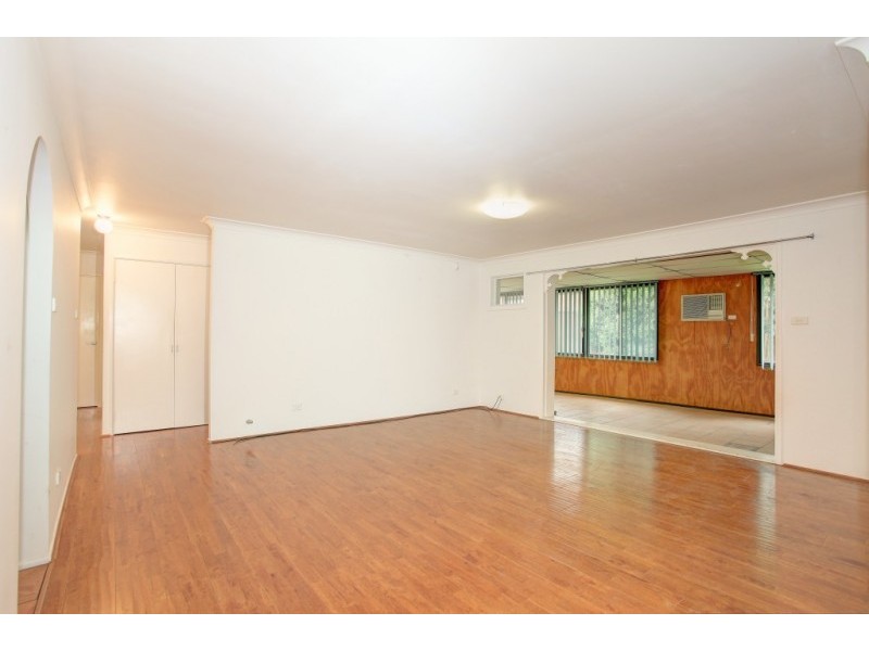 4 Eucumbene Place, St Clair NSW 2759