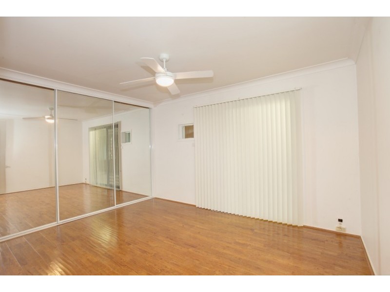 4 Eucumbene Place, St Clair NSW 2759