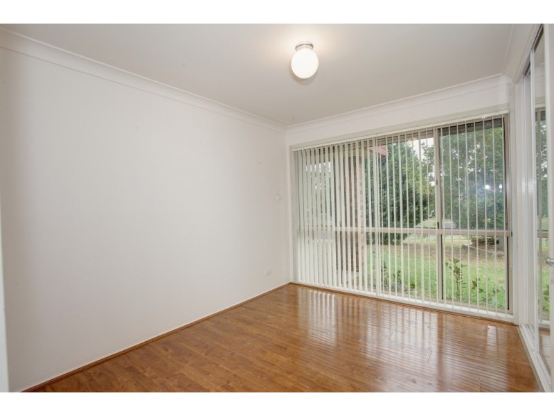 4 Eucumbene Place, St Clair NSW 2759