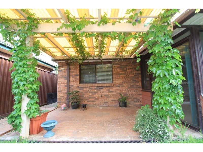 4 Eucumbene Place, St Clair NSW 2759