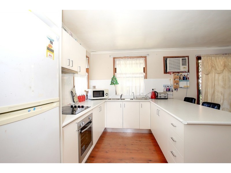 46 Caulfield Crescent, St Johns Park NSW 2176