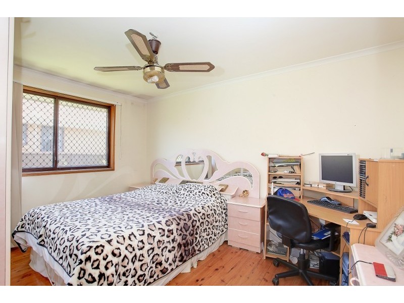 46 Caulfield Crescent, St Johns Park NSW 2176