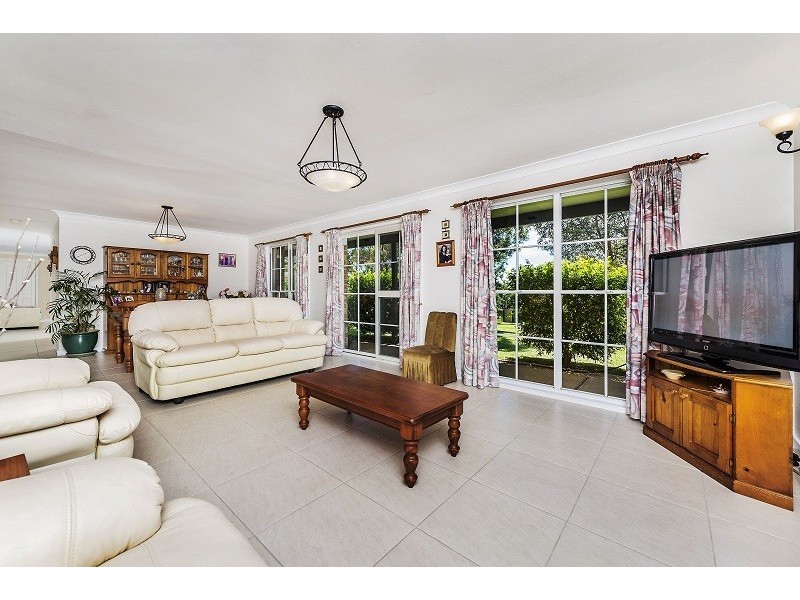 2 Smalls Road, Grasmere NSW 2570
