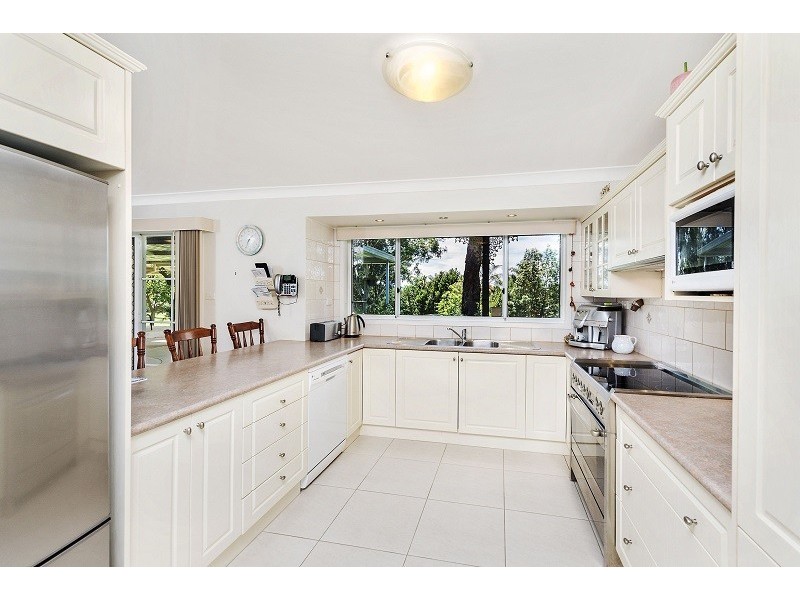 2 Smalls Road, Grasmere NSW 2570