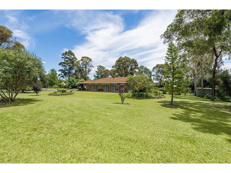 2 Smalls Road, Grasmere NSW 2570