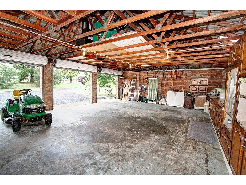 2 Smalls Road, Grasmere NSW 2570
