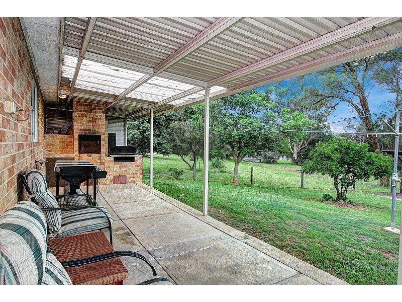 2 Smalls Road, Grasmere NSW 2570