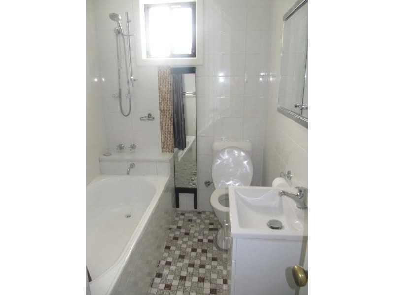 33 Nicholls Street, Warwick Farm NSW 2170