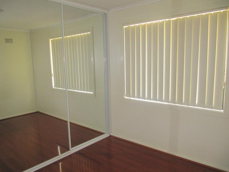 33 Nicholls Street, Warwick Farm NSW 2170