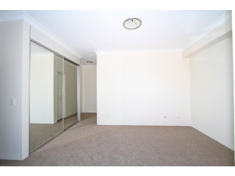 6/2 Castlereagh Street, Liverpool NSW 2170