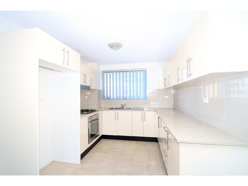 6/2 Castlereagh Street, Liverpool NSW 2170