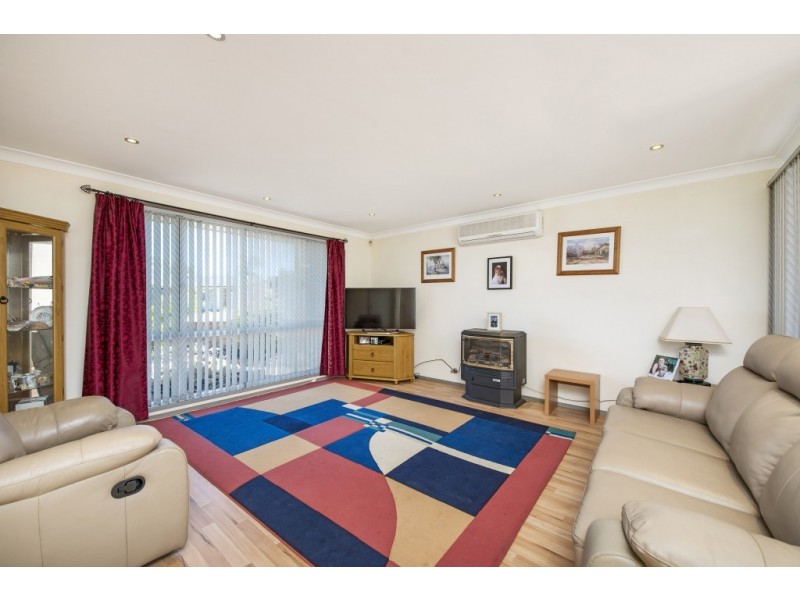 9 Cave Close, Green Valley NSW 2168