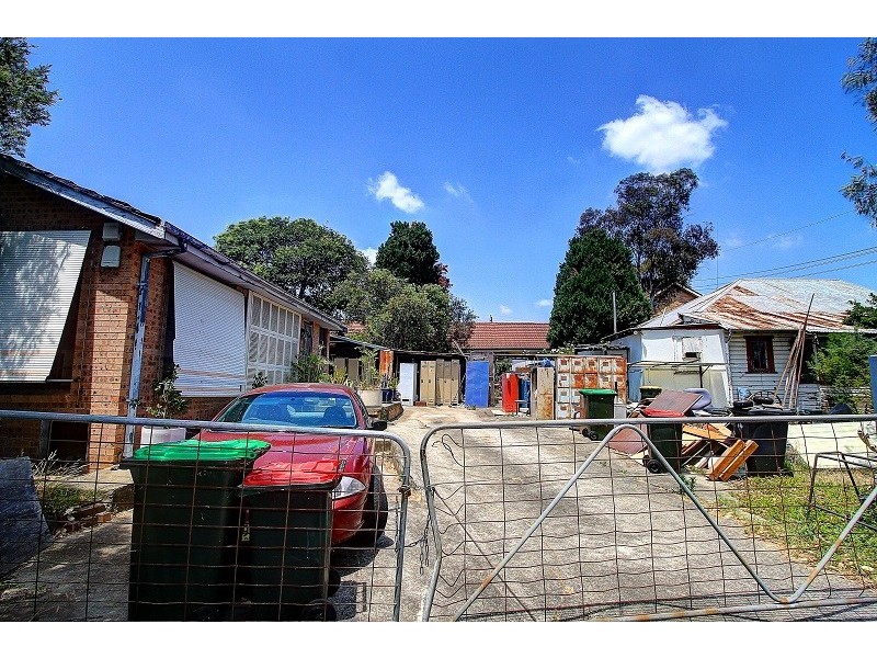 84 Hill Road, Lurnea NSW 2170