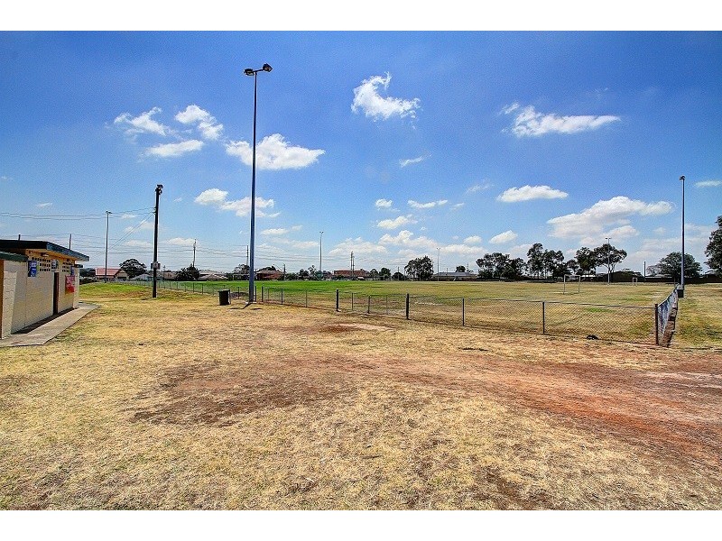 84 Hill Road, Lurnea NSW 2170