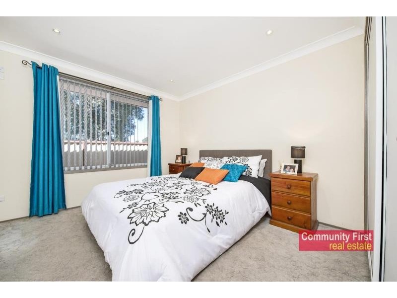 9 Cave Close, Green Valley NSW 2168