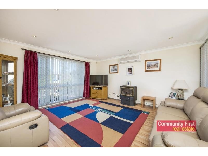 9 Cave Close, Green Valley NSW 2168