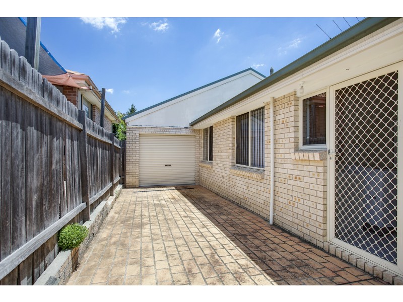 12 Blackburn Avenue, West Hoxton NSW 2171