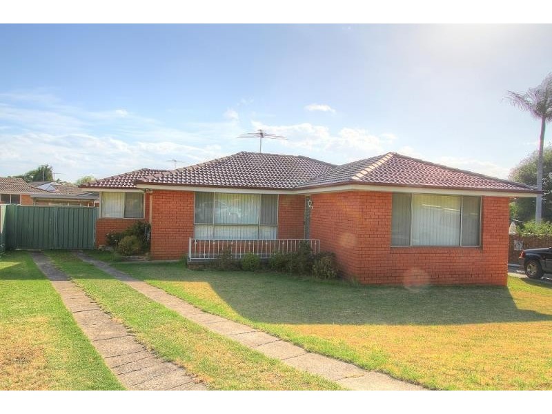 8 Rigo Place, Glenfield NSW 2167