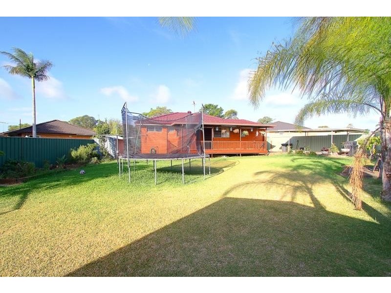 8 Rigo Place, Glenfield NSW 2167