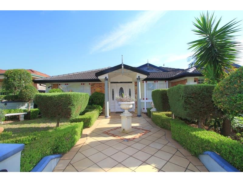 39 Pine Road, Casula NSW 2170