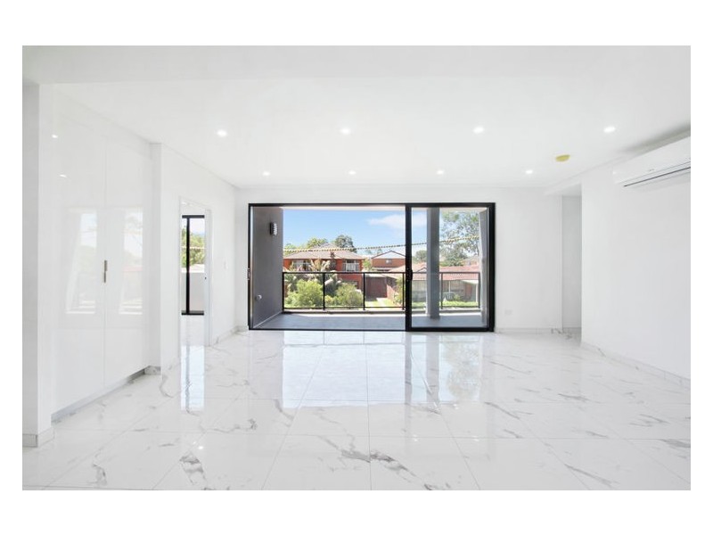 2/4 Mayberry Crescent, Liverpool NSW 2170