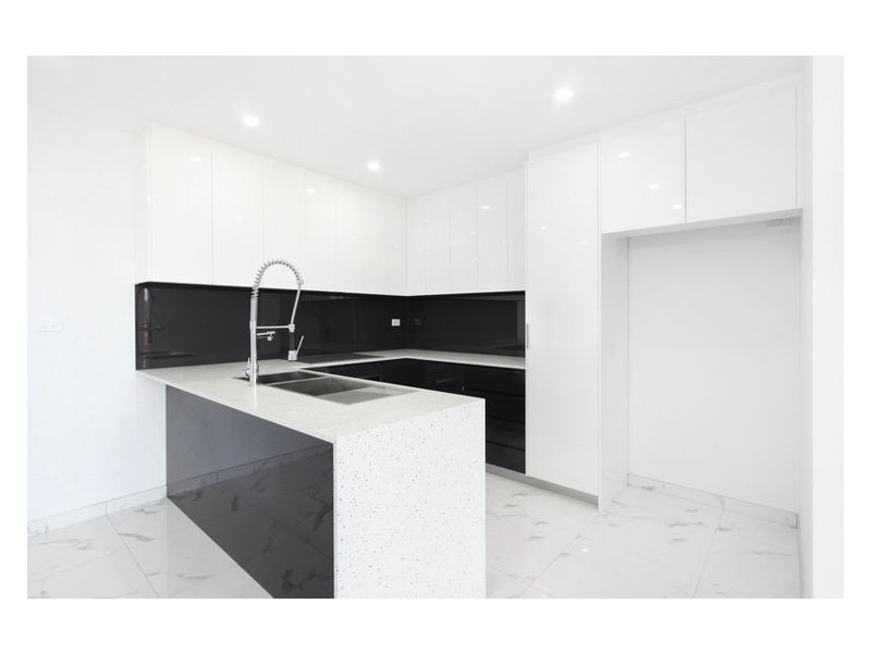 2/4 Mayberry Crescent, Liverpool NSW 2170