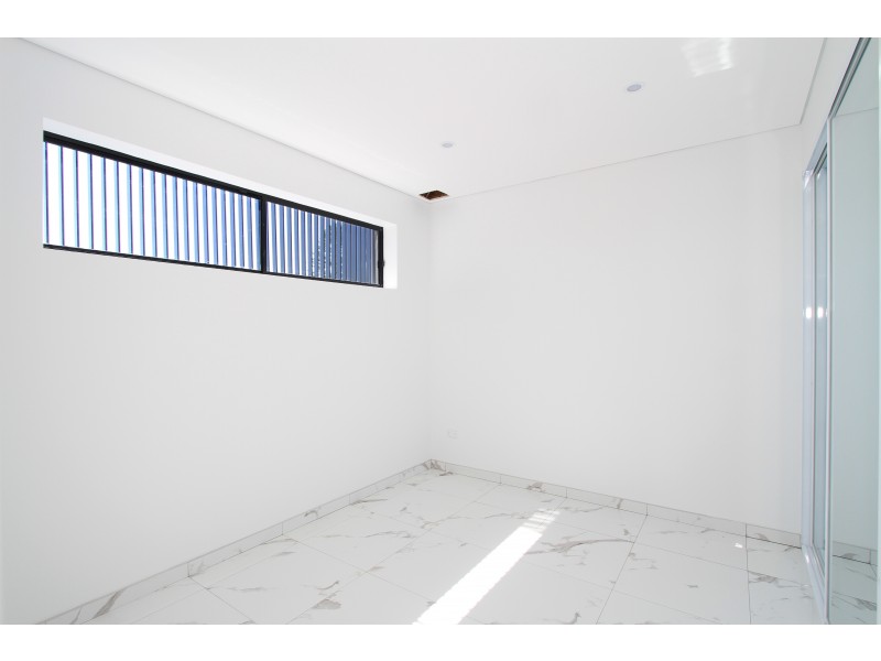 5/4 Mayberry Crescent, Liverpool NSW 2170