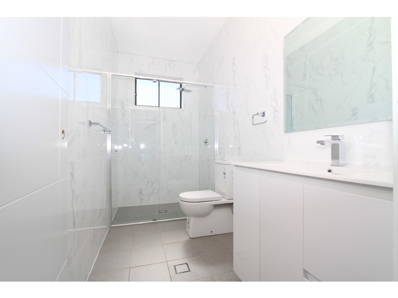 5/4 Mayberry Crescent, Liverpool NSW 2170