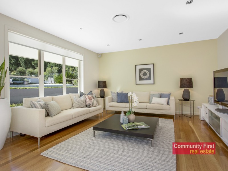 22 Benwerrin Crescent, Grasmere NSW 2570