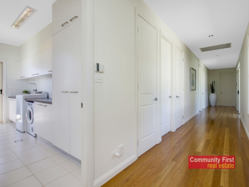 22 Benwerrin Crescent, Grasmere NSW 2570