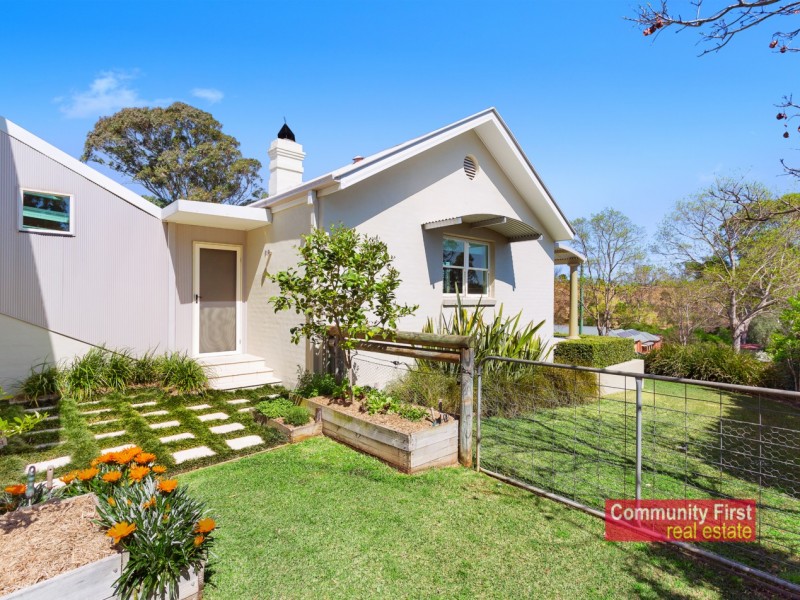 22 Benwerrin Crescent, Grasmere NSW 2570