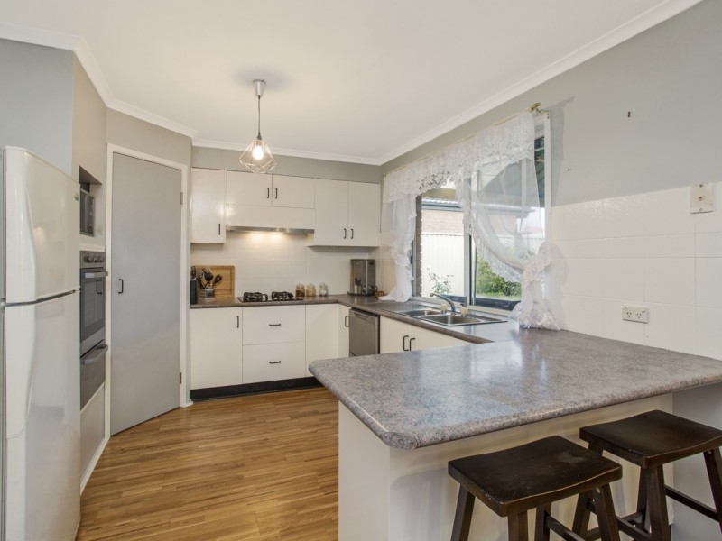 38 Esk Avenue, Green Valley NSW 2168