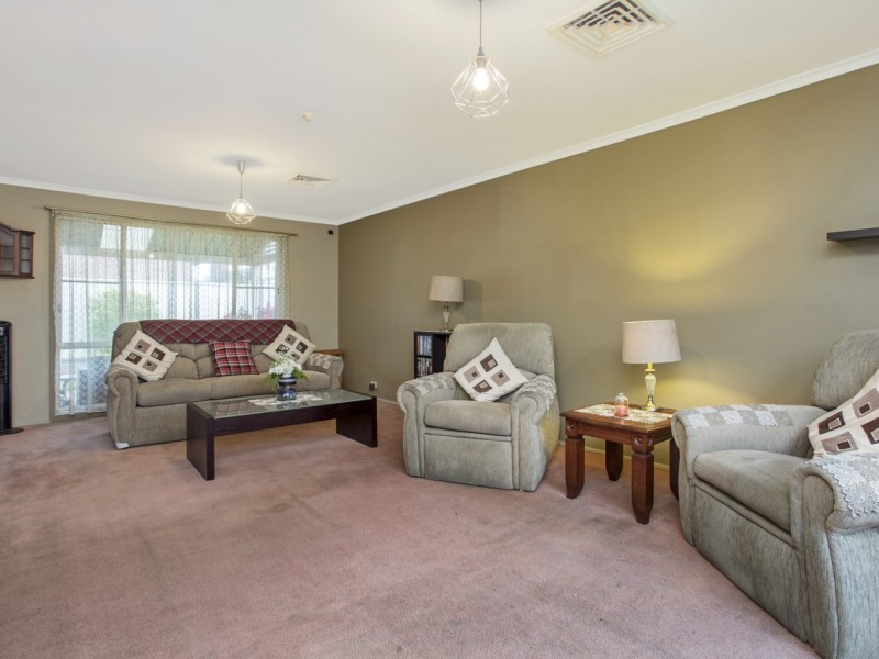 38 Esk Avenue, Green Valley NSW 2168