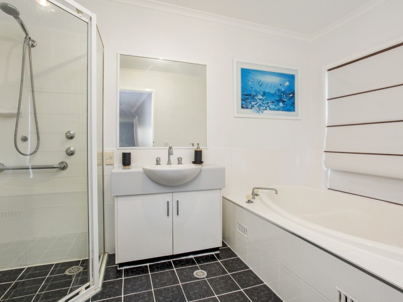 38 Esk Avenue, Green Valley NSW 2168