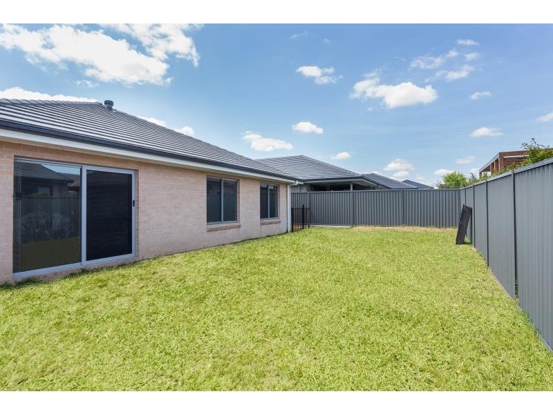 6 Finch Place, Gregory Hills NSW 2557