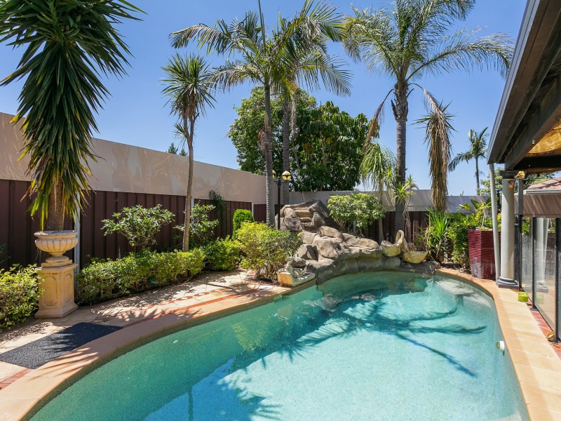 39 Pine Road, Casula NSW 2170