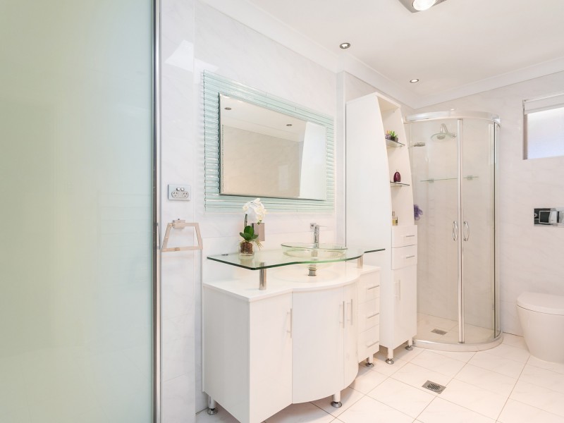 39 Pine Road, Casula NSW 2170