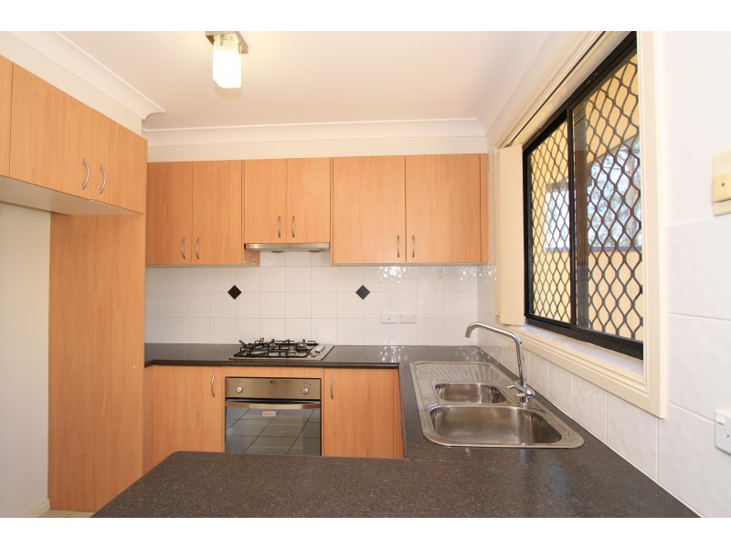 9/9-11 Fourth Avenue, Macquarie Fields NSW 2564