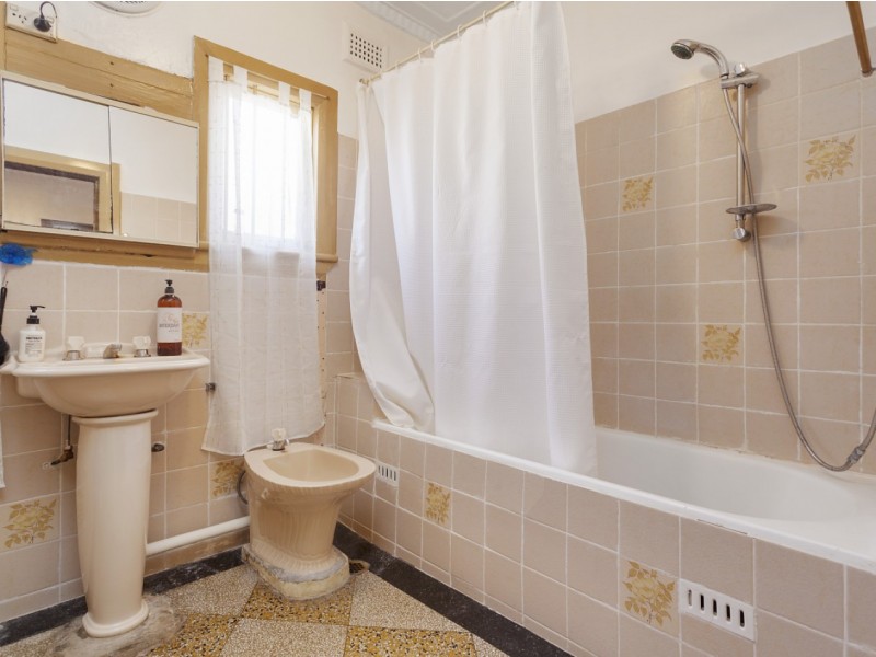 135 Bexley Road, Earlwood NSW 2206