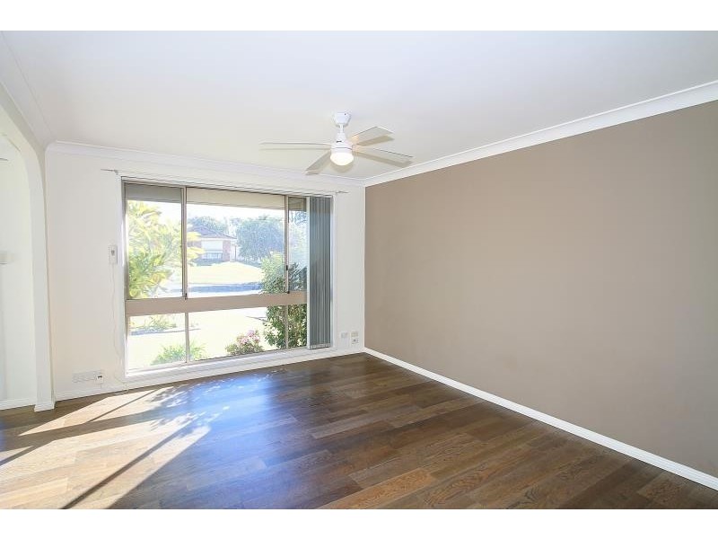 15 Holman Place, St Helens Park NSW 2560