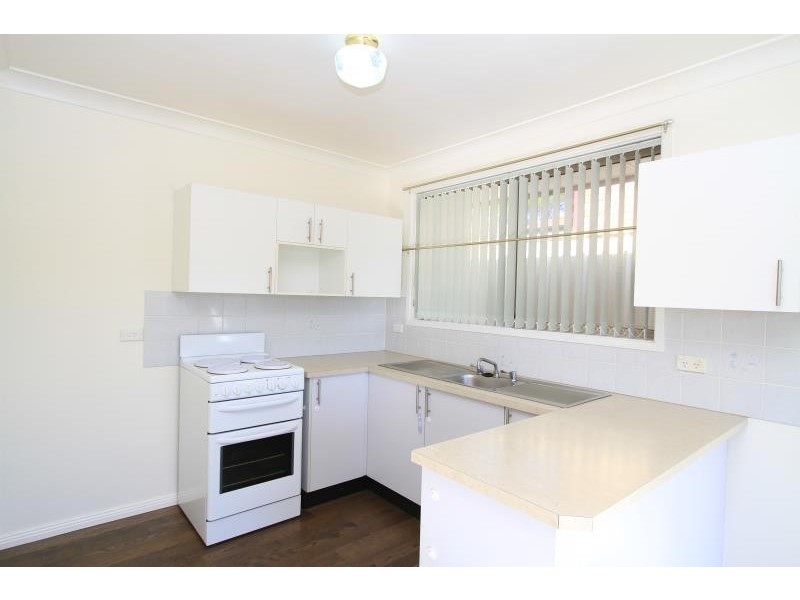 15 Holman Place, St Helens Park NSW 2560