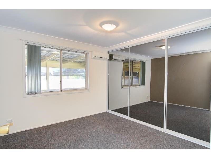 15 Holman Place, St Helens Park NSW 2560