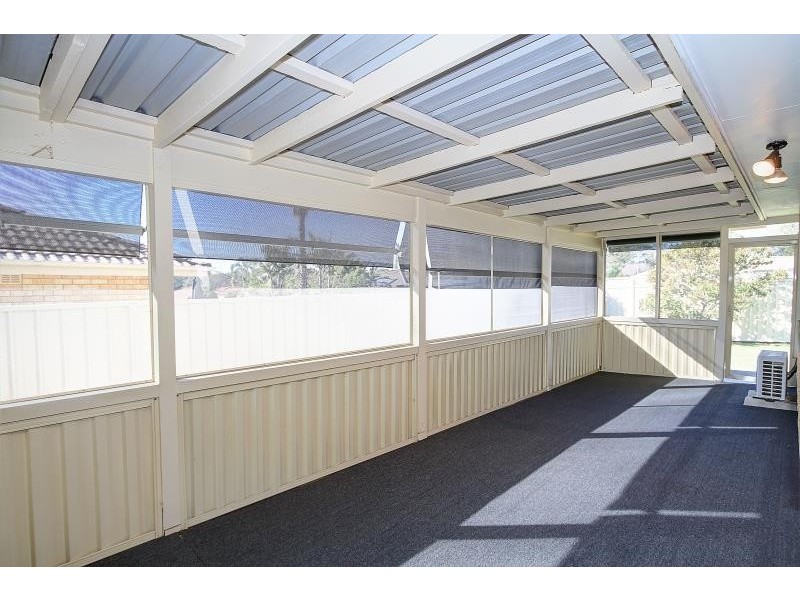 15 Holman Place, St Helens Park NSW 2560