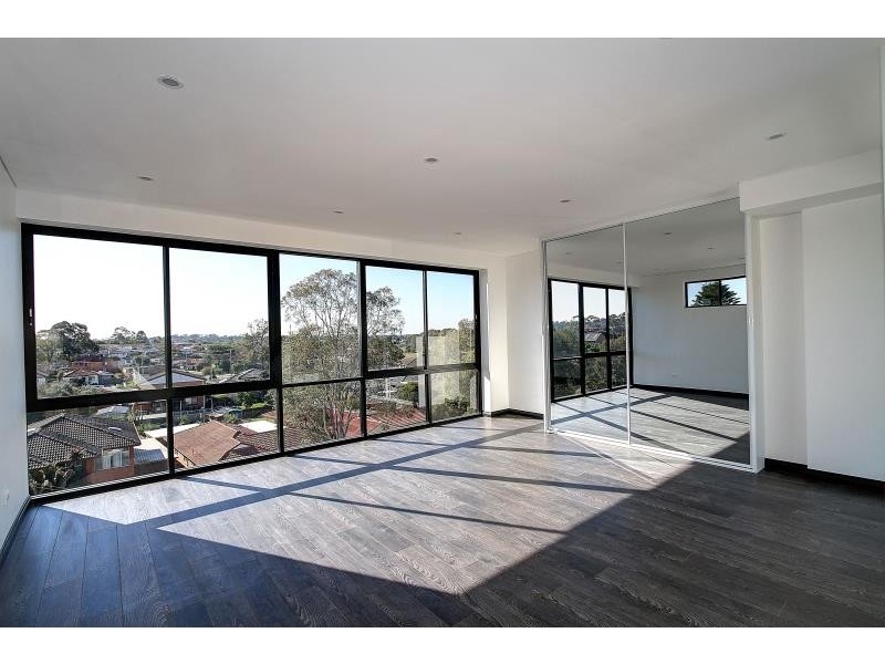 9/4 Mayberry Crescent, Liverpool NSW 2170