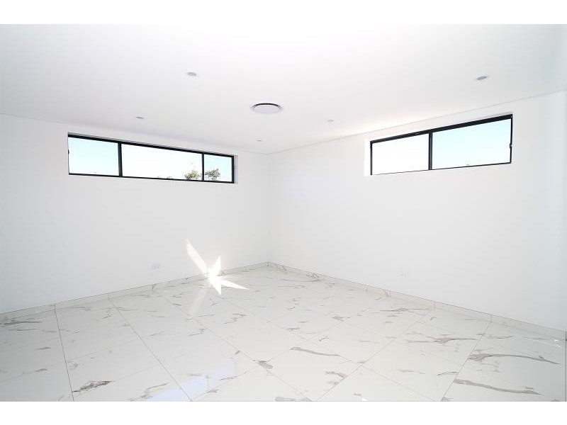 9/4 Mayberry Crescent, Liverpool NSW 2170