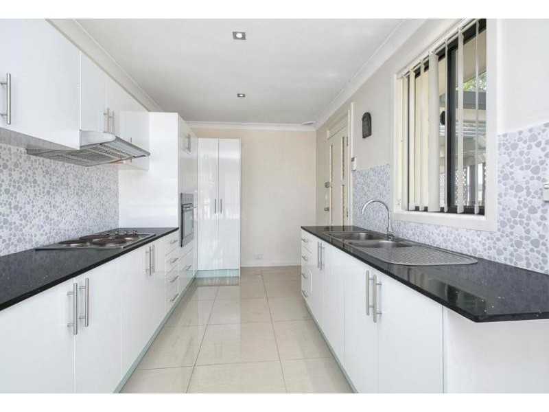 10 Garnet Place, Cartwright NSW 2168